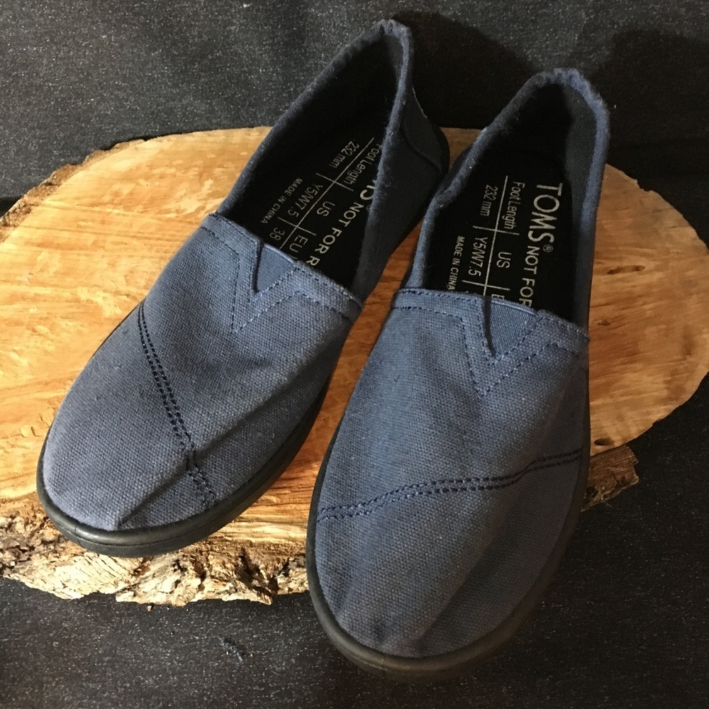 TOMS Blue Canvas Slip-On Shoes Y4 or W5.5